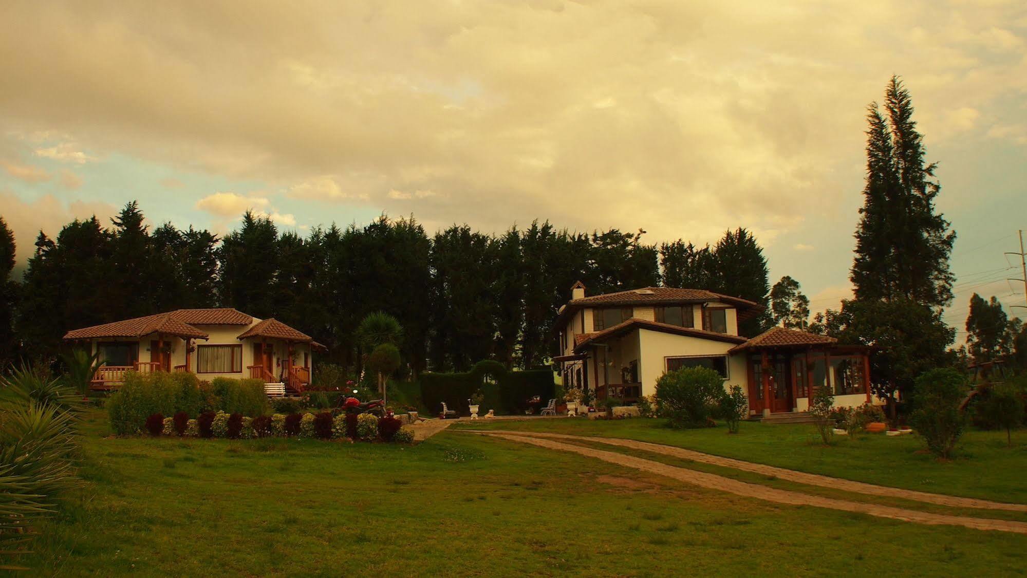 Posada Mirolindo Quito Esterno foto